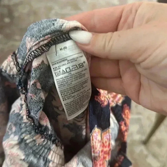 NWT OLD NAVY GIRLS FLORAL ROMPER SIZE M(8) - Picture 3 of 3